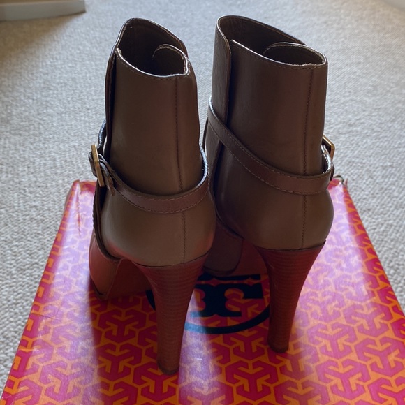 Tory Burch Vicuña Dorese high heel bootie size 9 - Picture 3 of 10